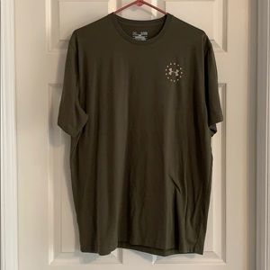 Men’s under armour flag t shirt